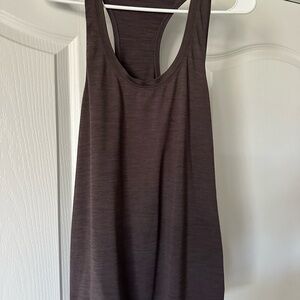Vuori Women's plum color Tank Top